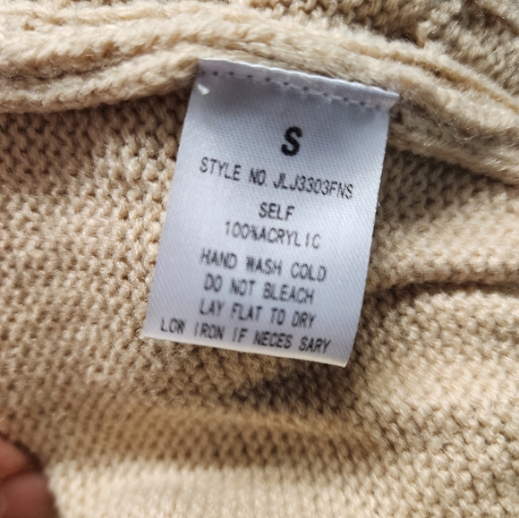 Fashion Nova Knit Crop Zip up Sweater Pre-Loved size Small - Picture 7 of 10